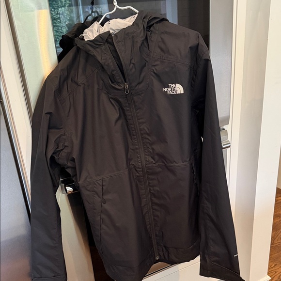 The North Face Black Performance Jacket - Picture 1 of 3